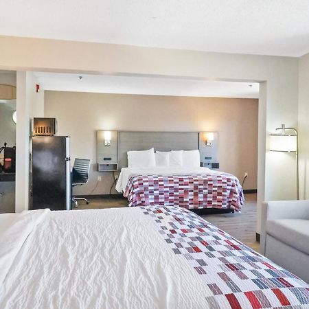 Red Roof Inn & Suites Fayetteville-Fort Bragg Extérieur photo