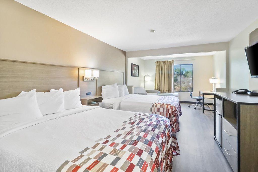 Red Roof Inn & Suites Fayetteville-Fort Bragg Extérieur photo