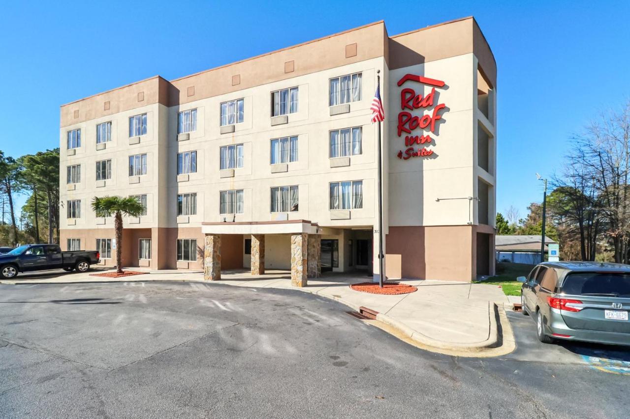 Red Roof Inn & Suites Fayetteville-Fort Bragg Extérieur photo